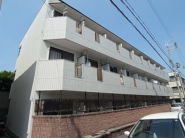 【奈良市法華寺町のマンションの建物外観】