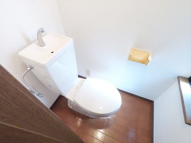 ＪＲ東海道本線 摩耶駅 徒歩9分 3階建 築30年のトイレ写真