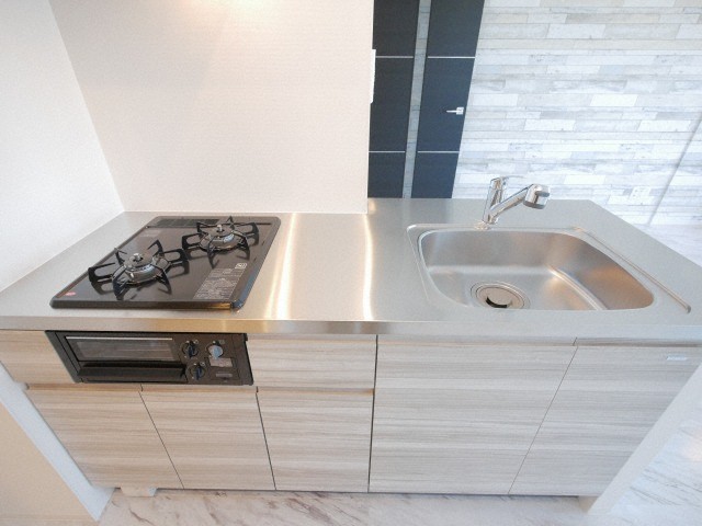 キッチン　対面システムキッチンは料理も掃除もしやすいですね♪