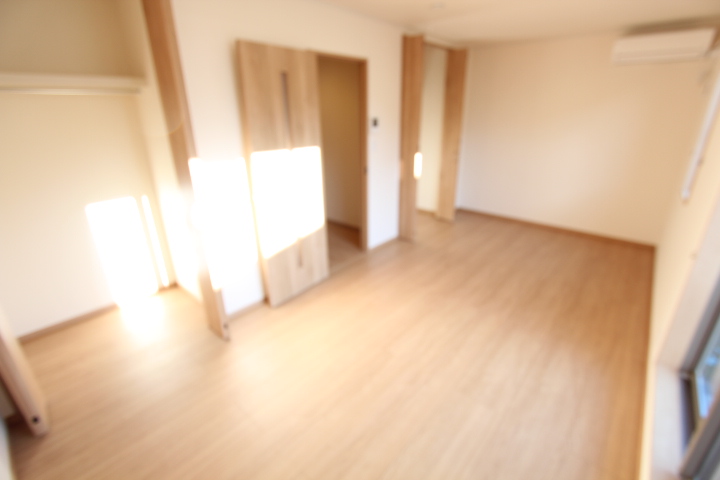 居室・リビング　同建物１階部分の参考