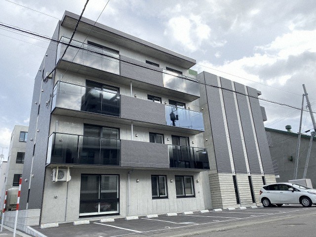 Ｒｉｔｚ　ＧＲＡＮＤＥ東札幌の建物外観