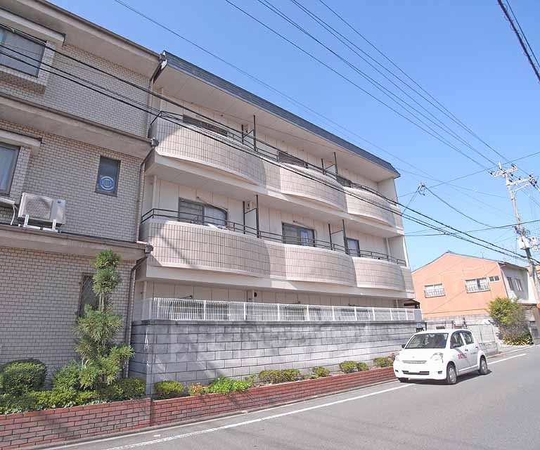 京都市伏見区樽屋町のマンションの建物外観