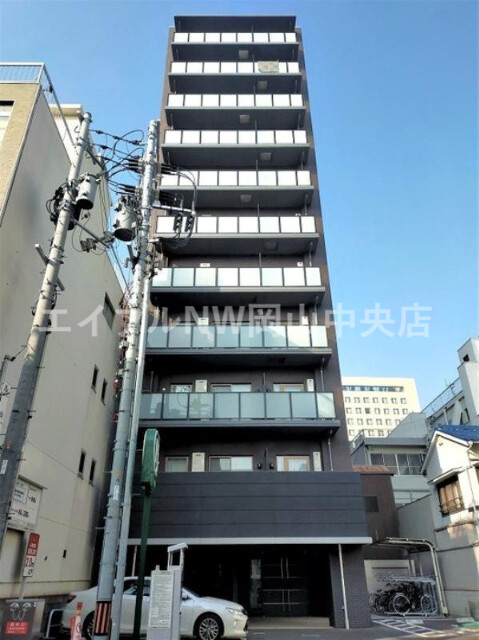 岡山市北区表町のマンションの建物外観