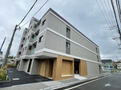 【板橋区三園のマンションの建物外観】