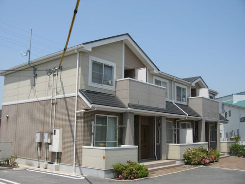 【姫路市花田町加納原田のアパートの建物外観】