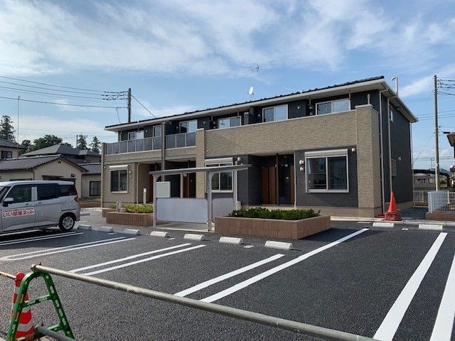 【太田市寺井町のアパートの駐車場】