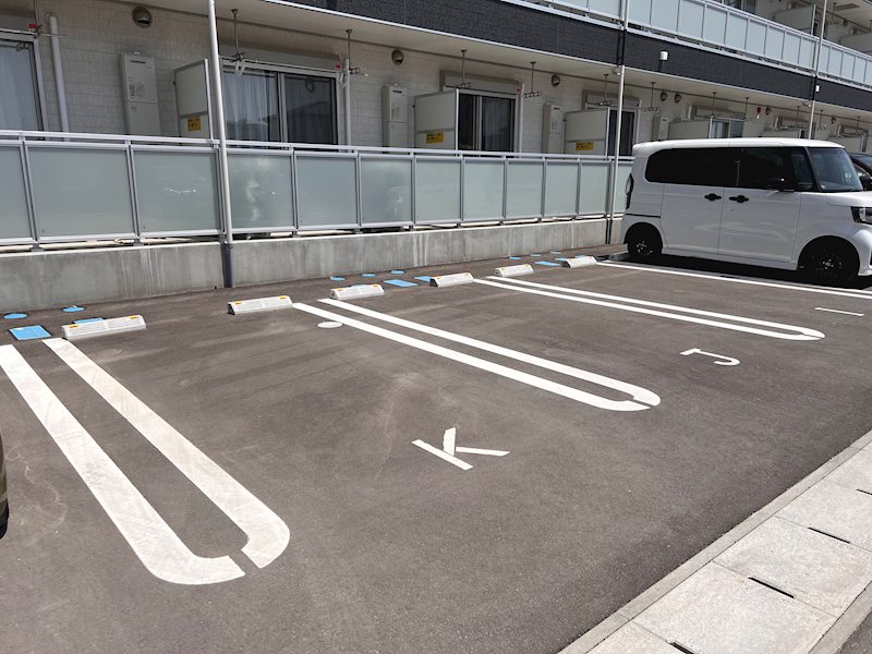 【仙台市宮城野区福田町のアパートの駐車場】