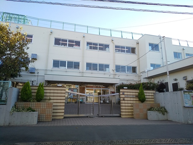 【世田谷区弦巻のアパートの小学校】