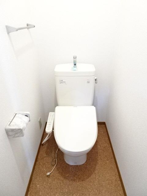 トイレ　温水洗浄暖房便座