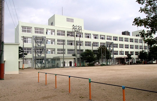 【福岡市東区多々良のマンションの小学校】