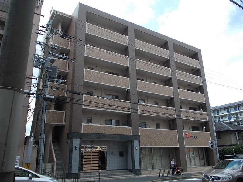 プレジール山科の建物外観