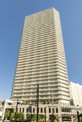 江東区豊洲のマンションの建物外観