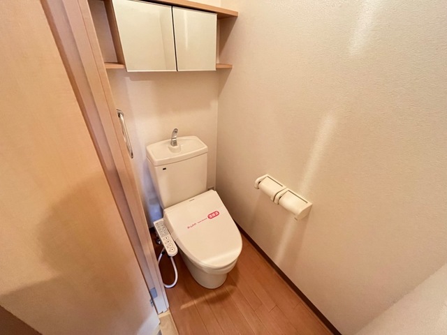 トイレ　シャワー付きトイレ