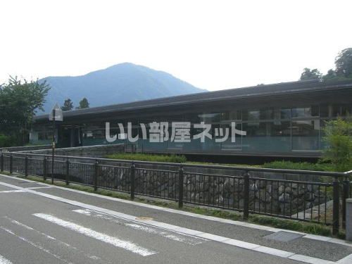 小学校　大野市立有終西小学校（小学校）まで711m