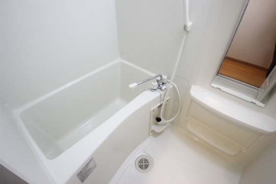 バス・シャワールーム　※別部屋の写真です