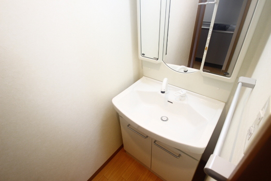 洗面設備　※別部屋の写真です