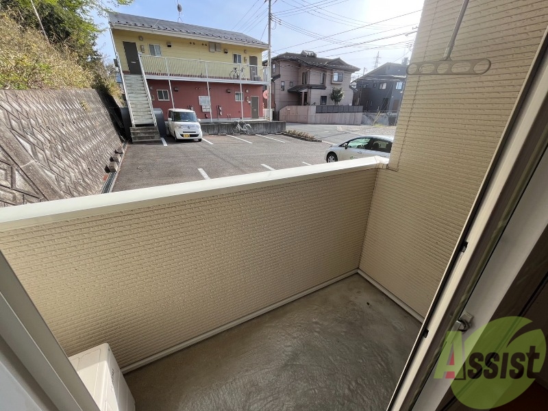 バルコニー　バルコニーは幅があり、広い印象を受けました。