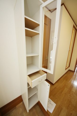 収納　別部屋同一間取りのお写真となります。