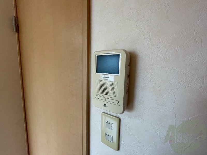 セキュリティ　ＴＶモニター付インターホンです。来客者の顔が見えるので安心！