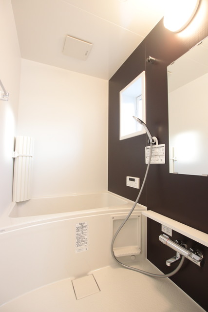 バス・シャワールーム　※他号室写真