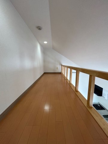 その他部屋・スペース　落ち着いた色調の寝室です