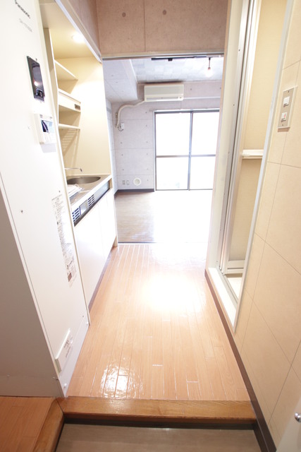 玄関　玄関からです。