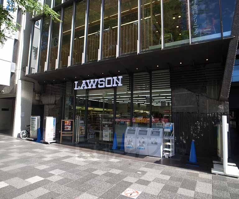 コンビニ　ローソン御池笹屋町店（コンビニ）まで96m