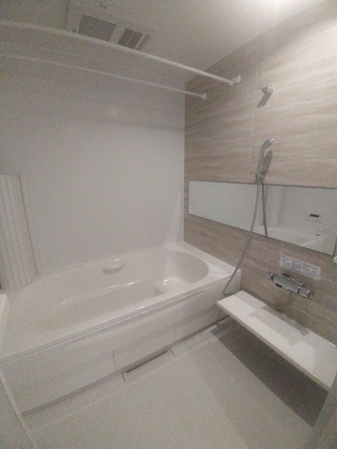 バス・シャワールーム　★ゆったり浸かれるバスタブ★