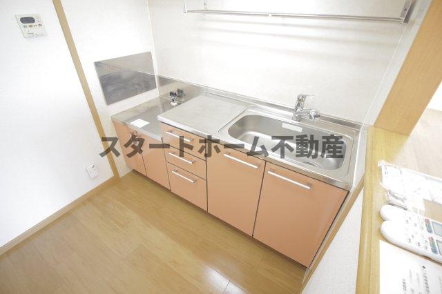 キッチン　コンパクトなキッチンで掃除もラクラク