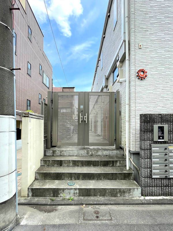 エントランス　ゆとりのあるエントランスです