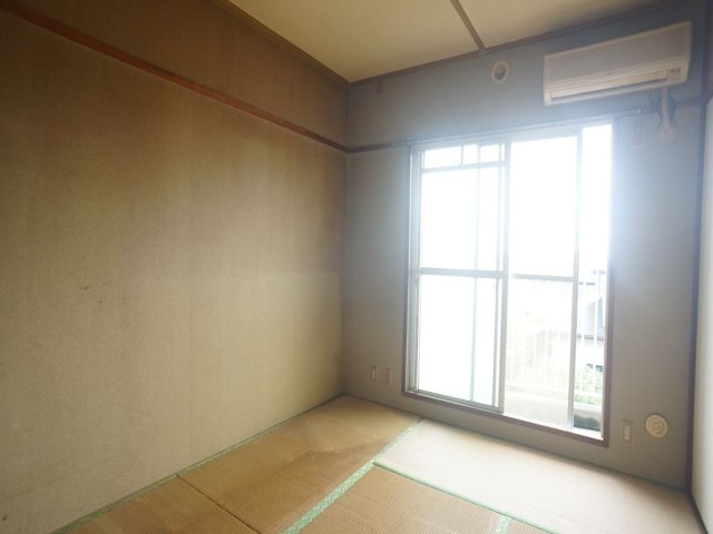 サンハイツ四ッ池Aの居間写真
