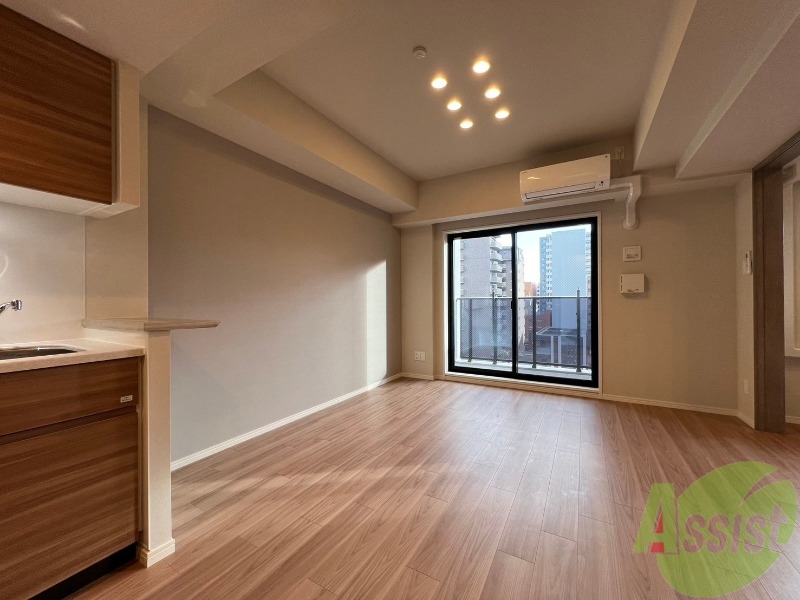 居室・リビング　陽当たりが良く、広々として過ごしやすそうです。