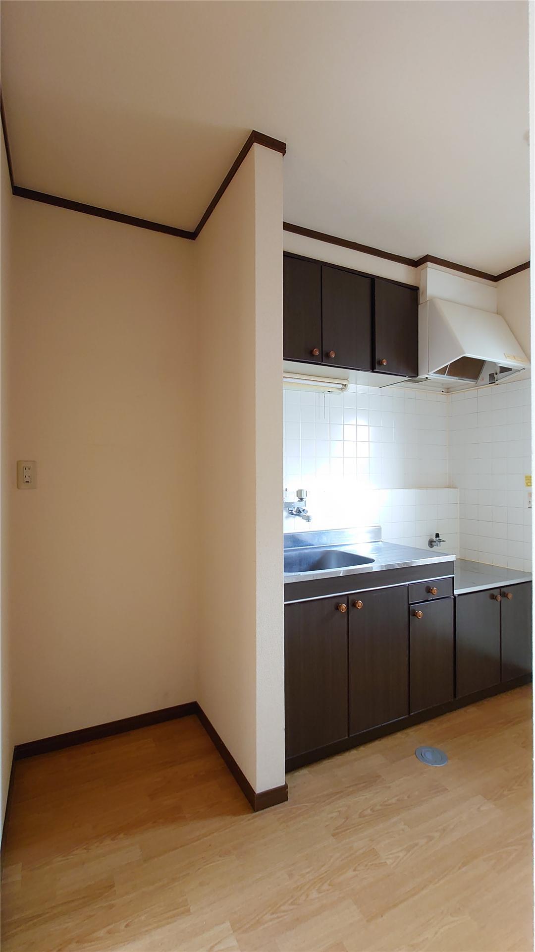 キッチン　【リフォーム前】天井木目クロス