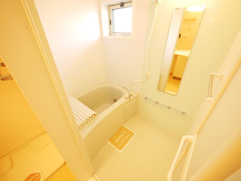 バス・シャワールーム　シャワー・追い焚き給湯