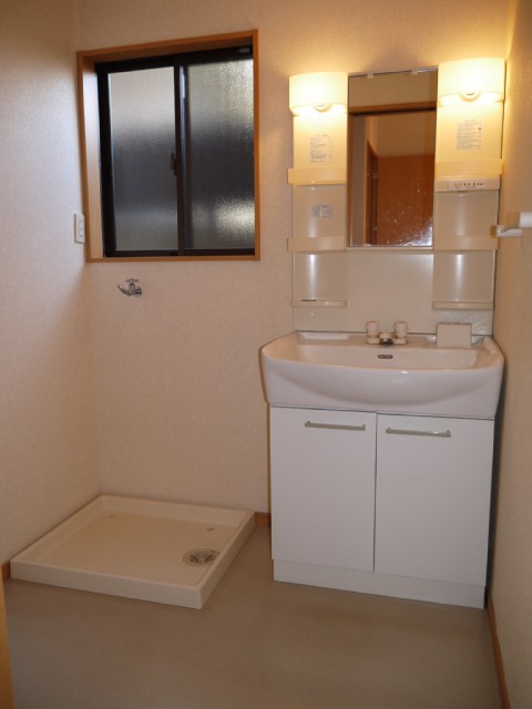 洗面設備　独立洗面化粧台付き♪