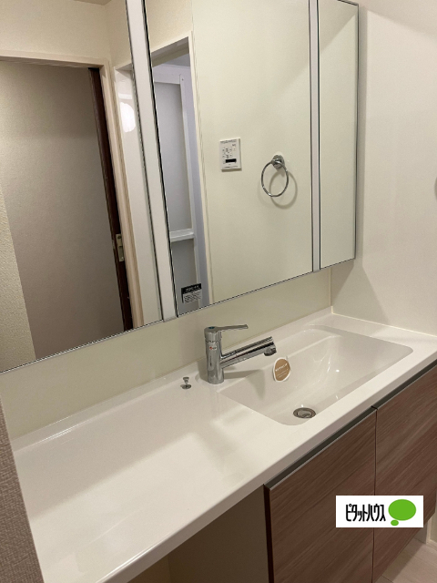 洗面設備　洗髪洗面化粧台