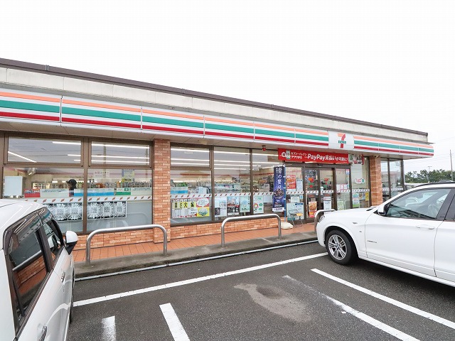 コンビニ　セブンイレブン（コンビニ）まで1517m