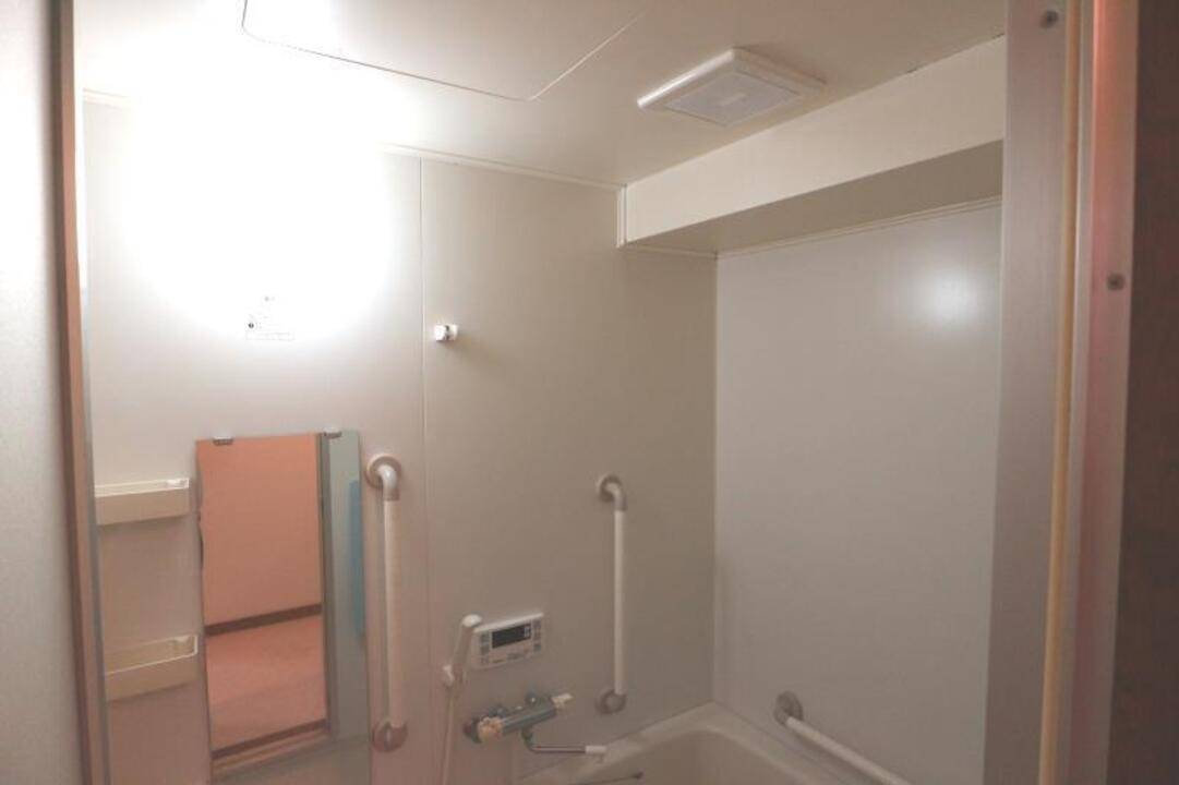 バス・シャワールーム　浴室