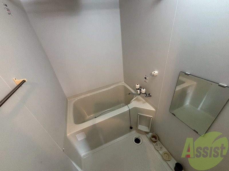 バス・シャワールーム　ユニットバスです。疲れを癒すのに欠かせませんね！