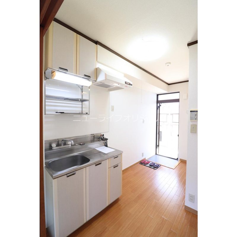 キッチン　コンロは設置幅・ガスの種別を確認の上、ご用意下さい