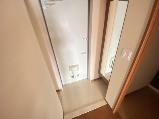 玄関　※別部屋の写真です