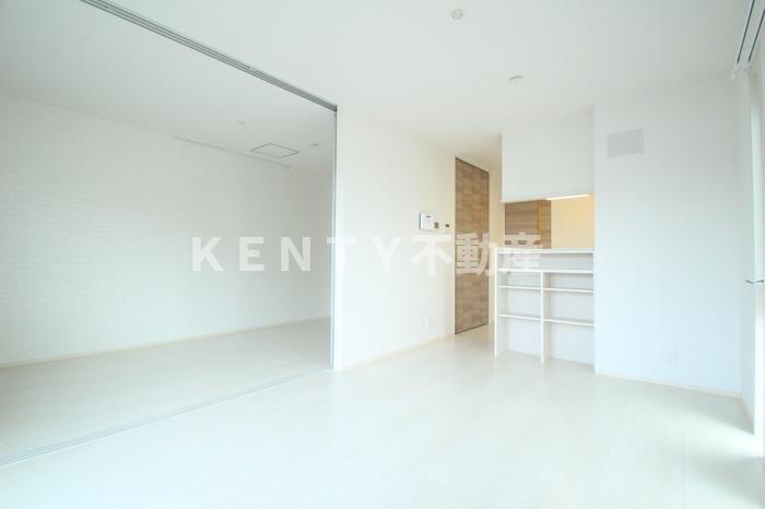 その他部屋・スペース　明るい色調の室内です