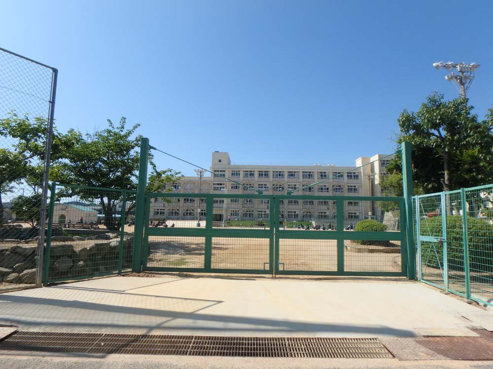 小学校　乙木小学校（小学校）まで422m