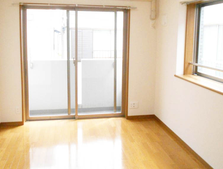 居室・リビング　★角部屋、二面採光、風通しも良好★