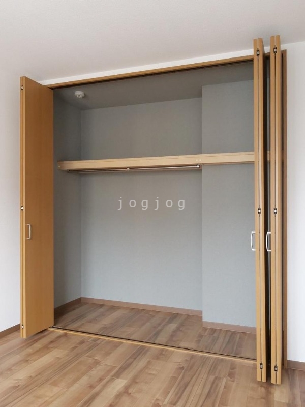 収納　幅の広いクローゼットを完備しています。