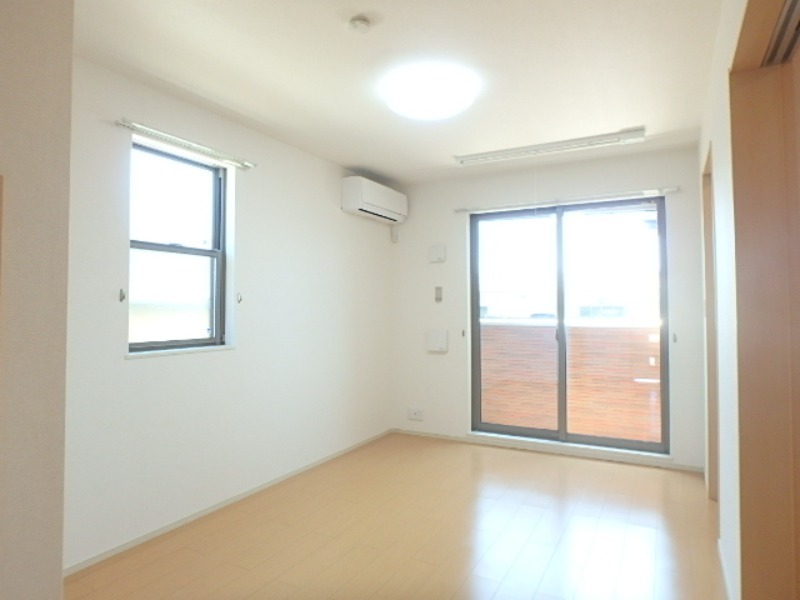 居室・リビング　図面と現状に相違がある場合には現状を優先