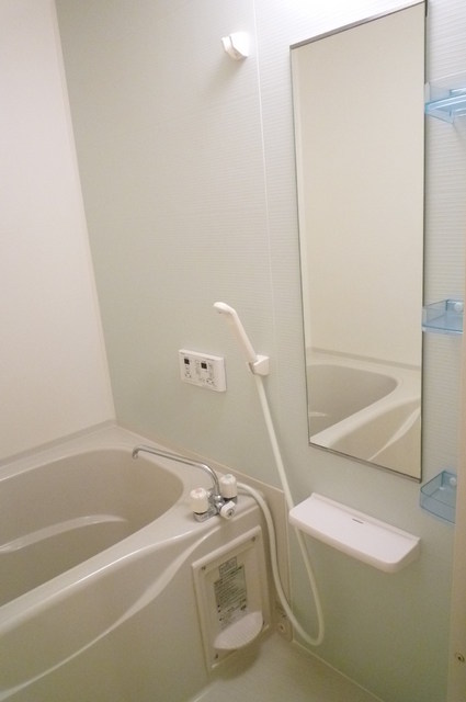 バス・シャワールーム　ファミリーに嬉しい追い焚き機能付きです☆