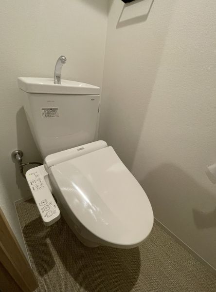 トイレ　別号室参考写真