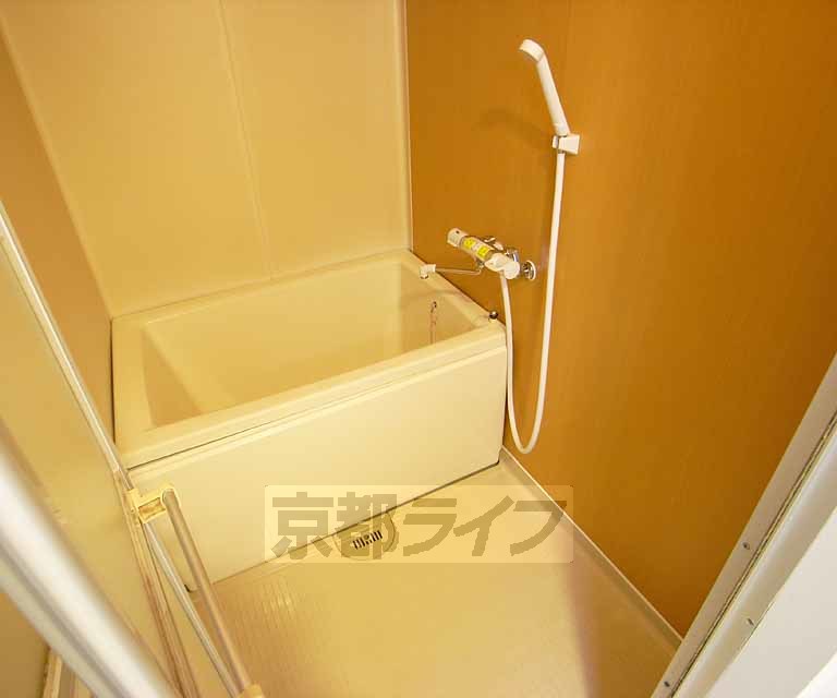 バス・シャワールーム　アクセントを入れてます。