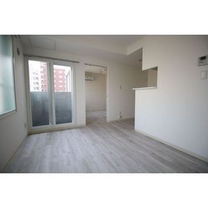 居室・リビング　★大通徒歩圏の便利な立地！★ペット飼育可能！